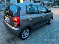Usata Kia Picanto LX 62 CV (45 kW) 2009 Grigio Utilitaria