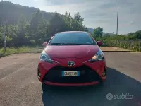 Usata Toyota Yaris Hybrid Business Edition 101 CV (74 kW) 2020 Rosso Berlina