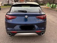 Usata Alfa Romeo Stelvio Executive 210 CV (154 kW) 2017 Blu SUV