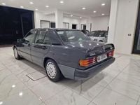 Usata Mercedes 190 104 CV (76 kW) 1990 Nero Berlina