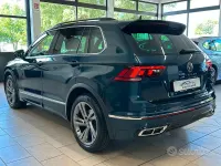 Usata VW Tiguan R-line 150 CV (110 kW) 2023 Blu SUV