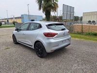 Begagnad Renault Clio V 101 HK (74 kW) 2021 Grå Sedan