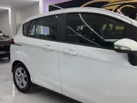 Usata Ford B-MAX Titanium 95 CV (69 kW) 2015 Bianco Monovolume