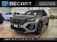 Usata Peugeot 2008 Allure 101 CV (74 kW) 2024 Grigio metallizzato SUV