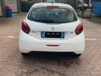 Usata Peugeot 208 Active 82 CV (60 kW) 2016 Bianco Utilitaria