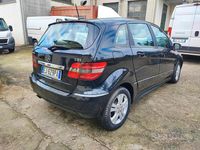 Usata Mercedes B180 109 CV (80 kW) 2011 Nero Monovolume