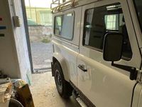 Usado Land Rover Defender SE 122 CV (89 kW) 2011 Blanco Familiar