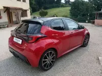 Usata Toyota Yaris Hybrid Sport 116 CV (85 kW) 2022 Emotional red Berlina