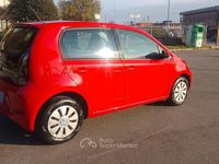 Usado VW up! 68 CV (50 kW) 2018 Rojo Utilitario
