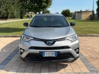 Usata Toyota RAV4 Hybrid Lounge 197 CV (144 kW) 2018 Grigio SUV