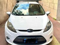 Usata Ford Fiesta Ghia 82 CV (60 kW) 2012 Utilitaria