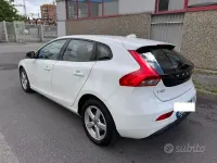 Usata Volvo V40 116 CV (85 kW) 2014 Bianco Berlina
