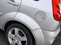 Usata Ford Fiesta Ghia 96 CV (70 kW) 2008 Grigio Utilitaria