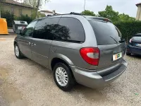Usata Chrysler Voyager 143 CV (105 kW) 2007 Grigio Monovolume