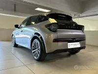 Nuova Lancia Ypsilon 101 CV (74 kW) 2026 Grigio Utilitaria