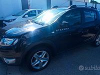 Begagnad Dacia Sandero Stepway 90 HK (66 kW) 2014 Svart Sedan