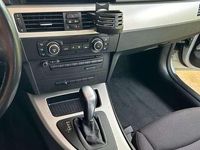 Usata BMW 320 Lifestyle 163 CV (119 kW) 2011 Station wagon