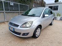 Usata Ford Fiesta 68 CV (50 kW) 2008 Argento Utilitaria