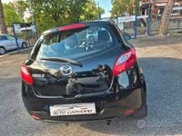 Usata Mazda 2 75 CV (55 kW) 2011 Nero Utilitaria