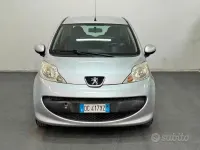 Usata Peugeot 107 68 CV (50 kW) 2006 Utilitaria