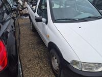 Usata Fiat Strada 62 CV (45 kW) 2002 Bianco Pick-up