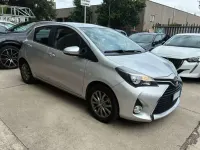 Usata Toyota Yaris Lounge 69 CV (50 kW) 2017 Argento Berlina