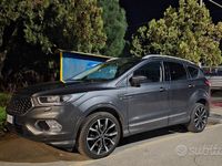 Usata Ford Kuga Vignale 180 CV (132 kW) 2018 Grigio SUV