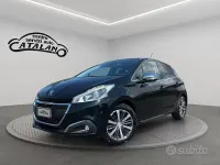 Usata Peugeot 208 Allure 75 CV (55 kW) 2018 Nero Utilitaria