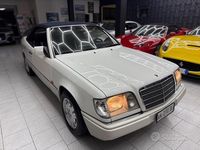 Usata Mercedes E200 136 CV (100 kW) 1996 Bianco Cabrio