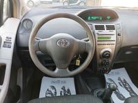 usata Toyota Yaris 1.0i 16V cat 5 porte