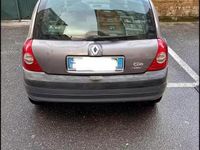 Usata Renault Clio II 68 CV (50 kW) 2006 Grigio Utilitaria