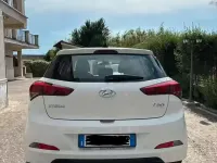 Usata Hyundai i20 75 CV (55 kW) 2017 Bianco Berlina