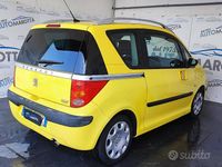 Begagnad Peugeot 1007 70 HK (51 kW) 2006 Gul Minibuss