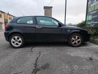 Usata Alfa Romeo 147 Progression 105 CV (77 kW) 2006 Nero Utilitaria