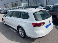 Usata VW Passat Executive 150 CV (110 kW) 2021 Bianco Station wagon
