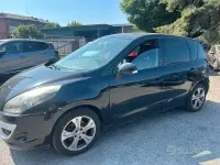 Usata Renault Scénic III 110 CV (80 kW) 2012 Nero Monovolume