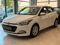 Usata Hyundai i20 Style 84 CV (61 kW) 2016 Bianco Utilitaria