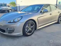 Usata Porsche Panamera 299 CV (219 kW) 2011 Grigio Utilitaria