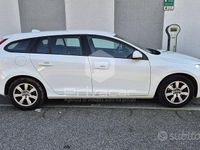 Usata Volvo V60 Kinetic 114 CV (83 kW) 2013 Bianco Station wagon