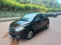 Usata Lancia Ypsilon Silver 69 CV (50 kW) 2013 Marrone Utilitaria