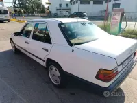 Usata Mercedes E200 1987 Bianco Berlina