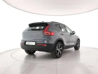 Usata Volvo XC40 Momentum 150 CV (110 kW) 2021 Grigio SUV