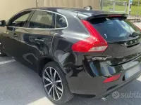 Usata Volvo V40 Inscription 190 CV (139 kW) 2018 Nero Berlina