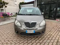 Usata Lancia Musa 90 CV (66 kW) 2010 Giallo Monovolume