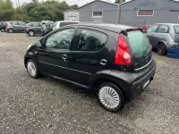 Usata Peugeot 107 Urban Move 68 CV (50 kW) 2008 Nero Utilitaria