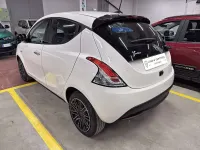 Usata Lancia Ypsilon Gold 69 CV (50 kW) 2023 Bianco Utilitaria