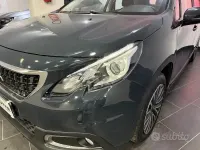 Usata Peugeot 2008 Active 110 CV (80 kW) 2019 Bluazzurro SUV