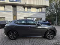Usata Alfa Romeo Stelvio Ti 209 CV (153 kW) 2023 Grigio / metallizzato SUV