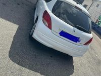 Usata Peugeot 207 75 CV (55 kW) 2011 Bianco Utilitaria