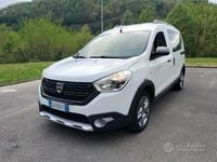 Usata Dacia Dokker Stepway 95 CV (69 kW) 2020 Blu Monovolume